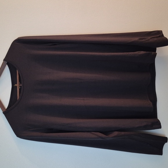 NWT Quince Flowknit Breeze Long Sleeve Top Athletic Performance Thumbhole Black - Picture 5 of 10